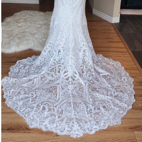 Allure Bridals Wedding Dress - Picture 7 of 8
